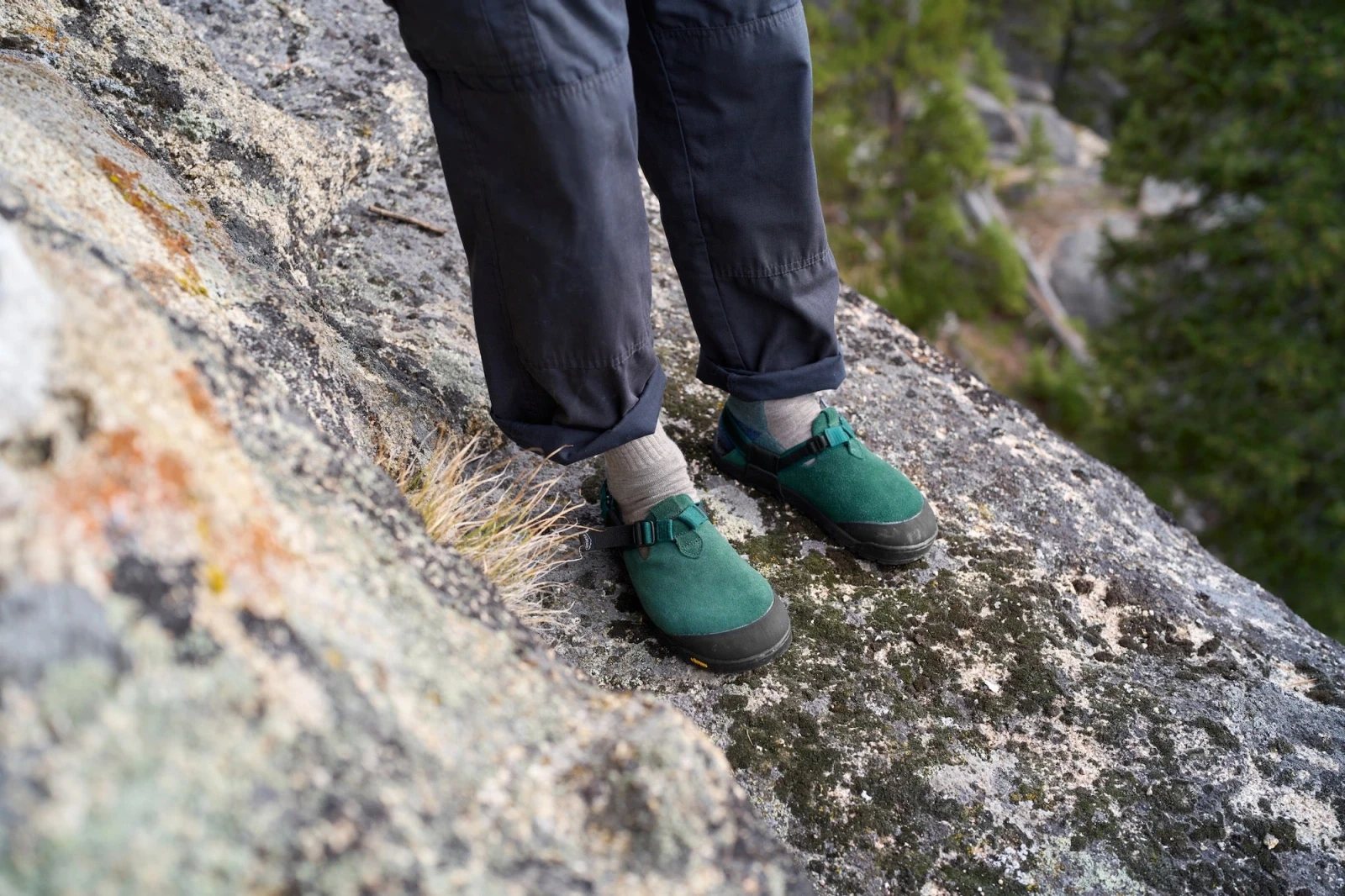 Сабо Bedrock Mountain Clog - Leather Suede — каскадный зелёный, замша, фото 5