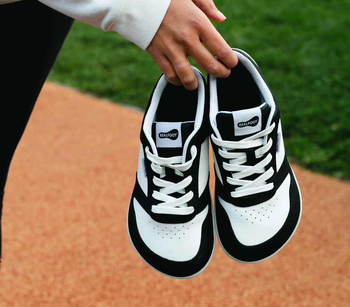 Босоногие кроссовки Realfoot Pulse Black and White, фото 4