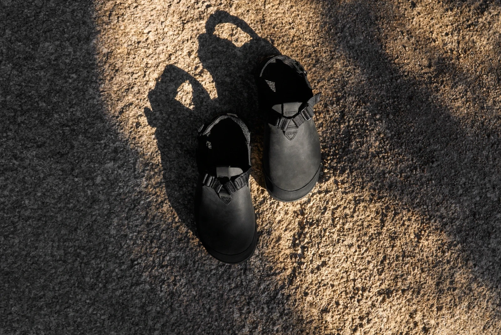 Сабо Bedrock Mountain Clog - Nubuck Leather — тёмно-серый обсидиан, фото 6