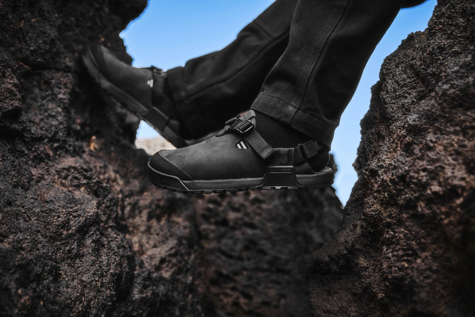 Сабо Bedrock Mountain Clog - Nubuck Leather — тёмно-серый обсидиан, фото 4